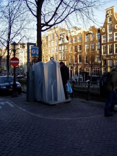 Amsterodam, pouliční WC - Nizozemsko