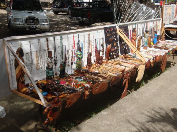 Prodej suvenýrů - Bequia, Svatý Vincenc a Grenadin, Karibik