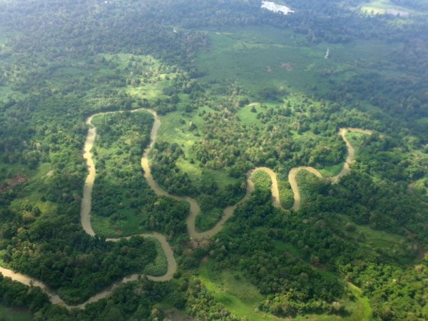 Přílet na Papuu - Novou Guineu, řeka