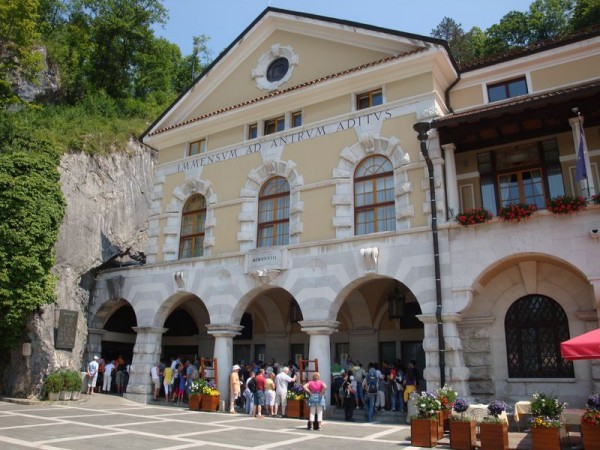 Vstup do Postojenské jeskyně - Postojna, Slovinsko