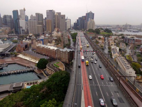 Výhled na Sydney z Harbour Bridge