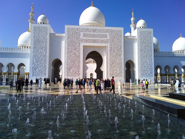Velká mešita šejka Zajda, kašna - Abu Zabí-Abu Dhabi, Spojené arabské emiráty