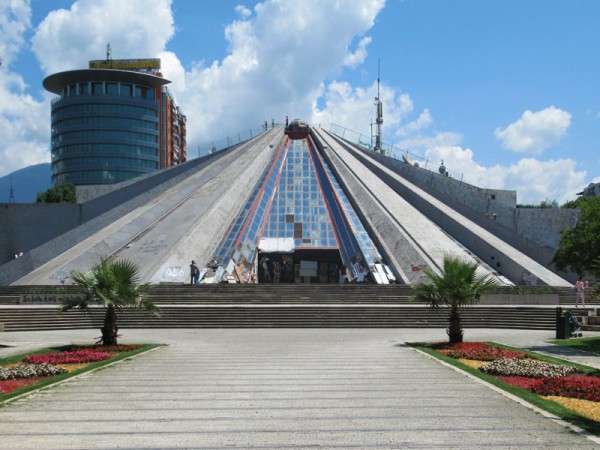 Pyramida, Tirana - Albánie