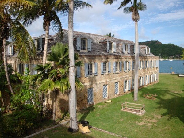 Nelsonova loděnice, budova - Antigua, Karibik