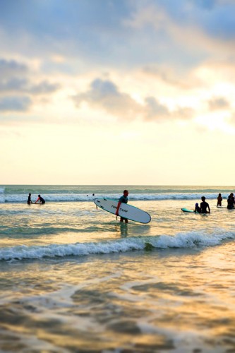 Surfování - Bali, Indonésie