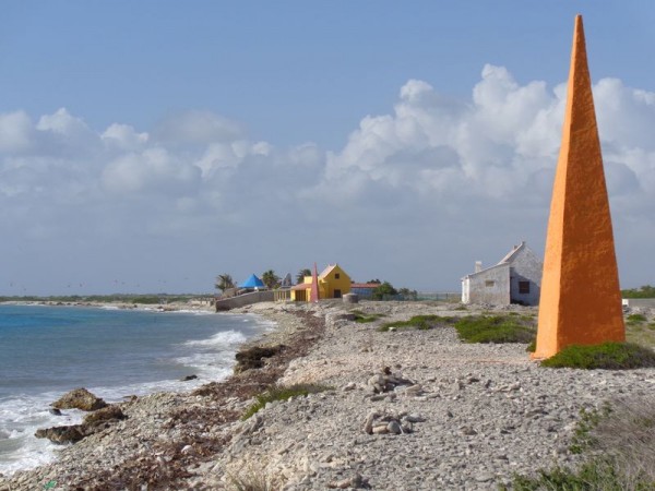 Oranžová pyramida - Bonaire, Karibik