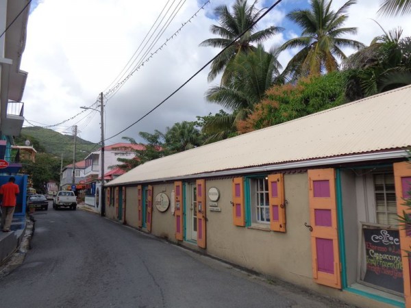 Road Town, domky - Britské Panenské ostrovy, Karibik