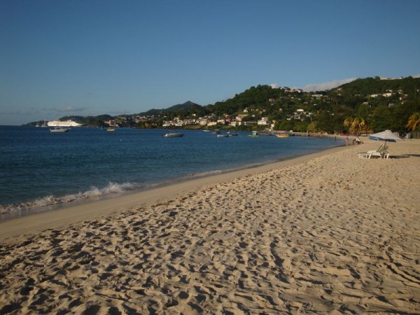 Grenada - Pláž Grand Anse
