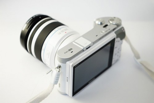 Fotoaparát kompakt s výměnným objektivem