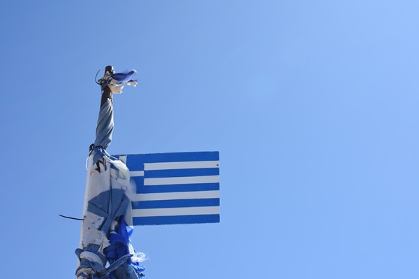Řecká vlajka na Vigle - výstup na Kerkis - Samos, Řecko