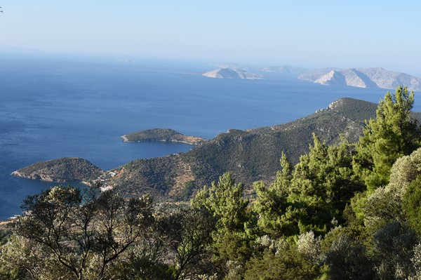 Výhledy od místa parkování - výstup na Kerkis, Samos, Řecko