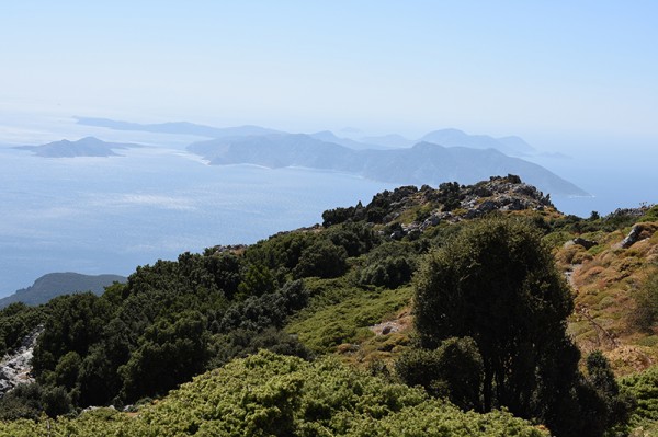 Výhledy na okolní ostrovy - výstup na Kerkis - Samos, Řecko