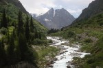 ala arca pohled na řeku a hory - Kyrgyzstán 1500.jpg