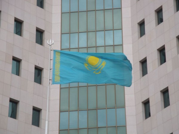 Kazašská vlajka - Nur-Sultan, Kazachstán