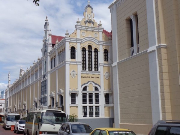 Bolívarův Palác, Panama