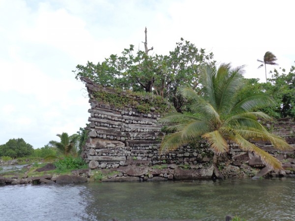 Nan Madol, zeď - Pohnpei, Mikronésie