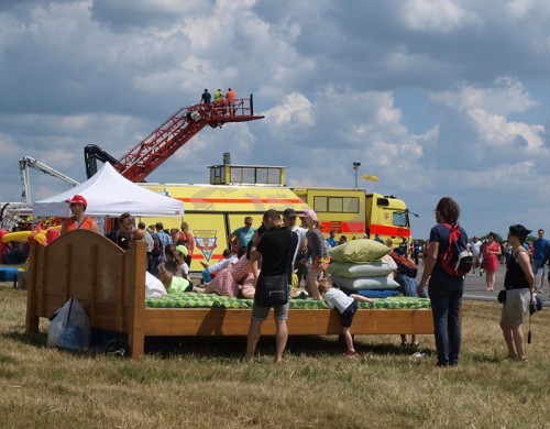 Runway festival Letiště Praha 2017 - postel