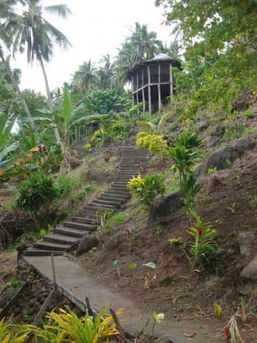 Schody k vodopádu Falefa - Samoa, Polynésie