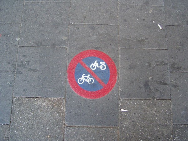 Zákaz stání kol a mopedů - Utrecht, Nizozemsko