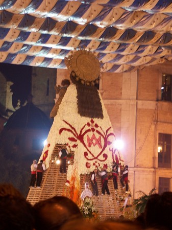 Virgen de Valencia, vyskládání květinami - Valencie, Španělsko